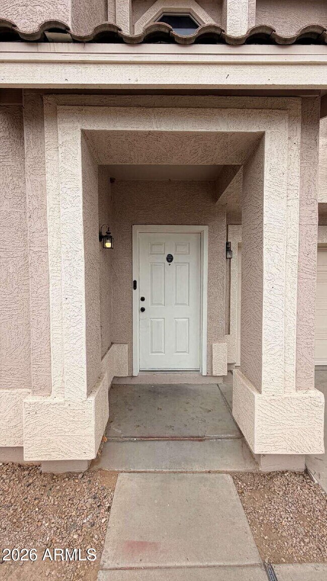 571 E Reflection Pl Chandler, AZ 85286 photo 2