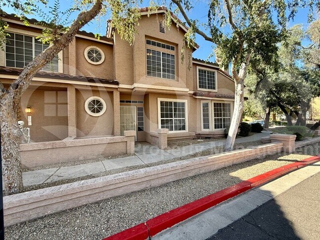 2875 W Highland St Chandler, AZ 85224 photo 2
