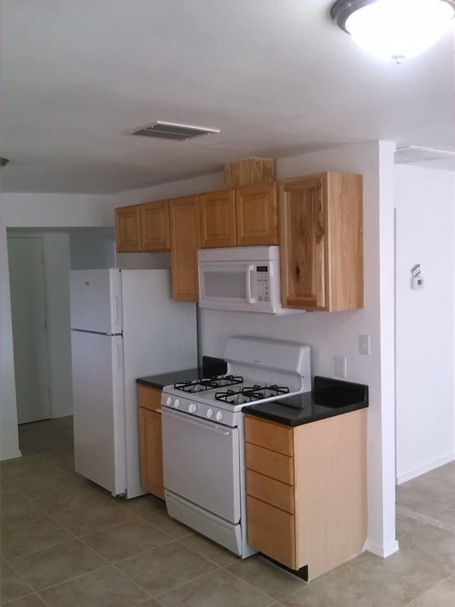 518 W 13th St Eloy, AZ 85131 photo 4