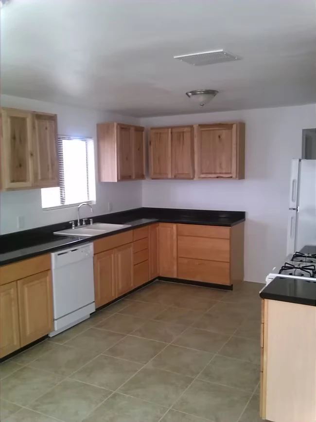518 W 13th St Eloy, AZ 85131 photo 3