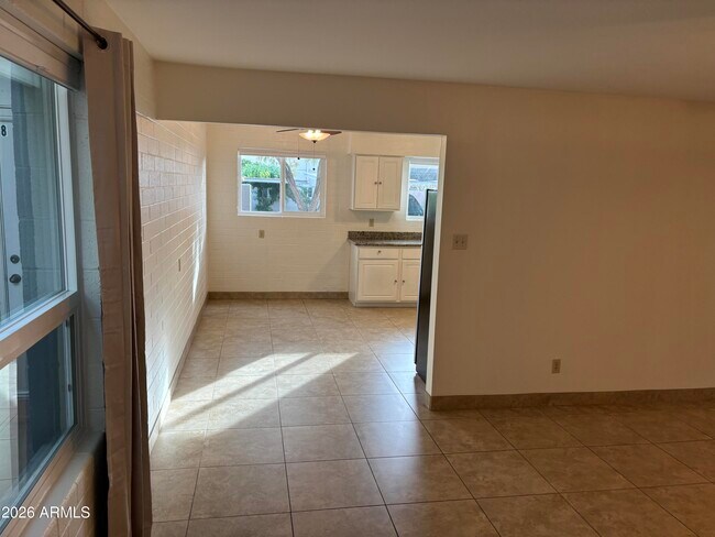 4111 E Camelback Rd Phoenix, AZ 85018 photo 4