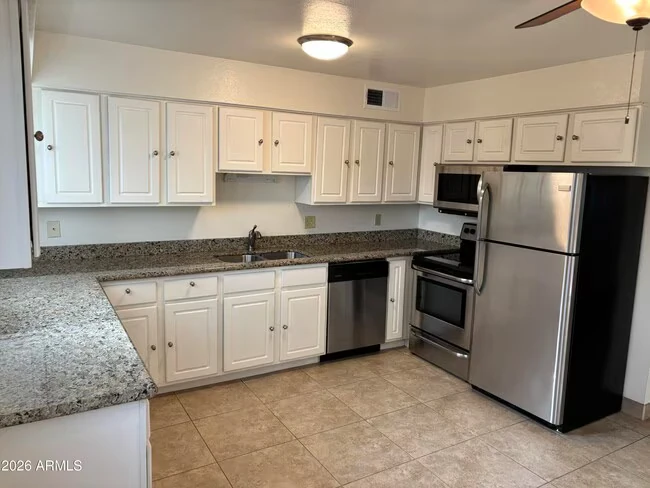 4111 E Camelback Rd Phoenix, AZ 85018 photo 3