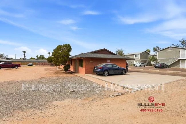 2245 W. Glenrosa Ave. photo 2