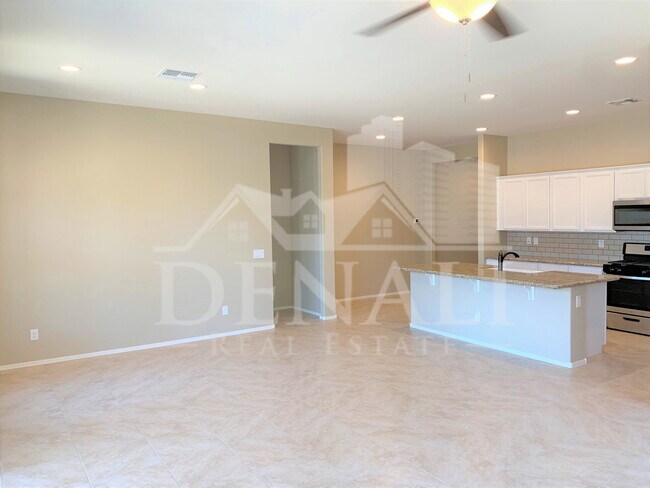 14306 W Voltaire St Surprise, AZ 85379 photo 4