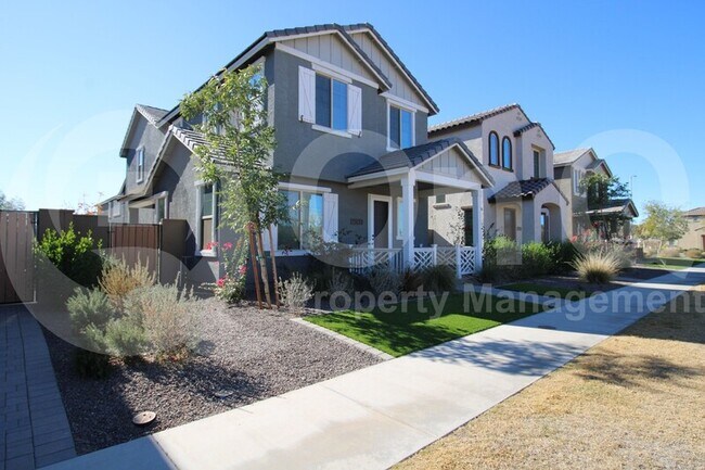 25830 N 20th Ln Phoenix, AZ 85085 photo 2