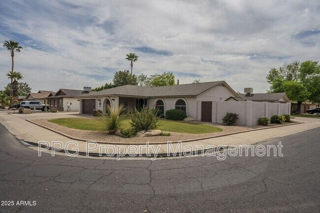 3413 W Kristal Way Phoenix, AZ 85027 photo 2