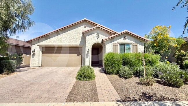14604 W Larkspur Dr Surprise, AZ 85379 photo 2