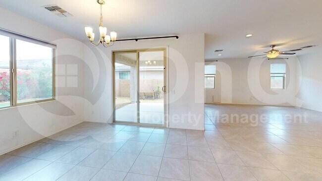 14604 W Larkspur Dr Surprise, AZ 85379 photo 5