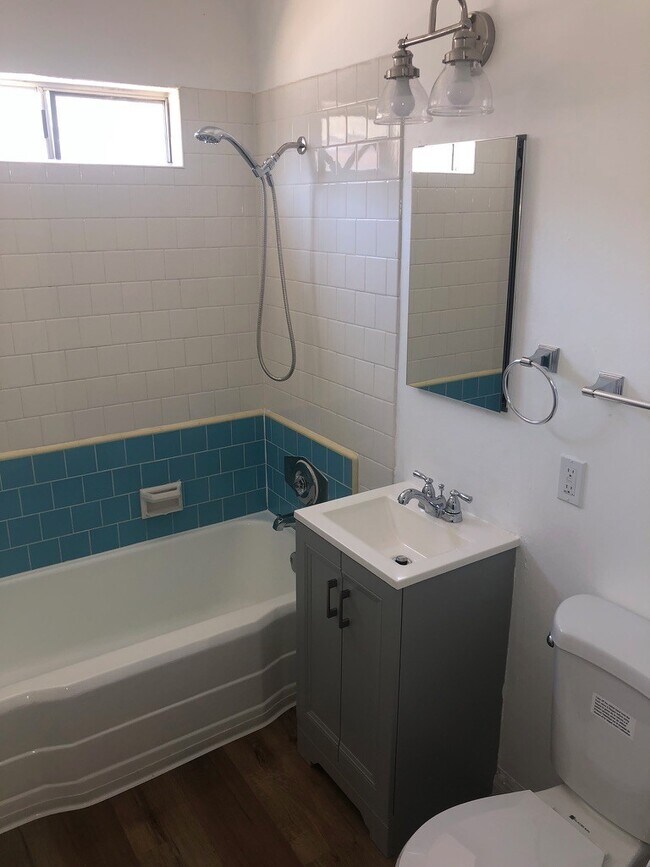 1043 Diamond St San Diego, CA 92109 photo 4