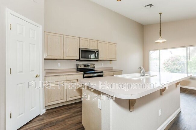 624 W Douglas Ave Gilbert, AZ 85233 photo 5
