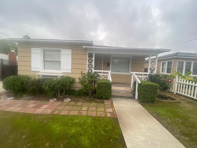 6921 Adams Ave La Mesa, CA 91942