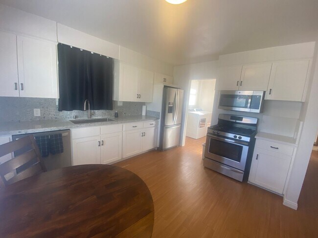6921 Adams Ave La Mesa, CA 91942 photo 3