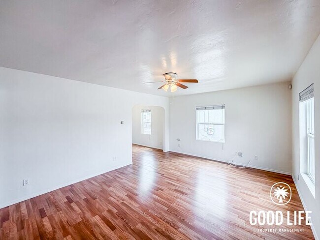 7231 Cornell Ave La Mesa, CA 91942 photo 2