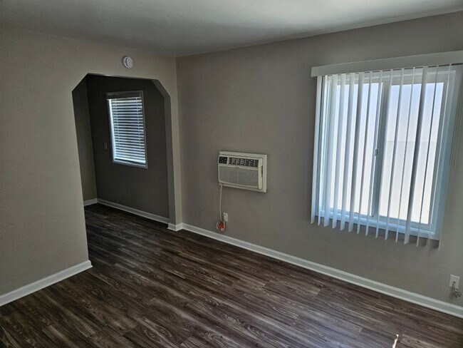 5218-5224 Imperial Ave San Diego, CA 92114 photo 3