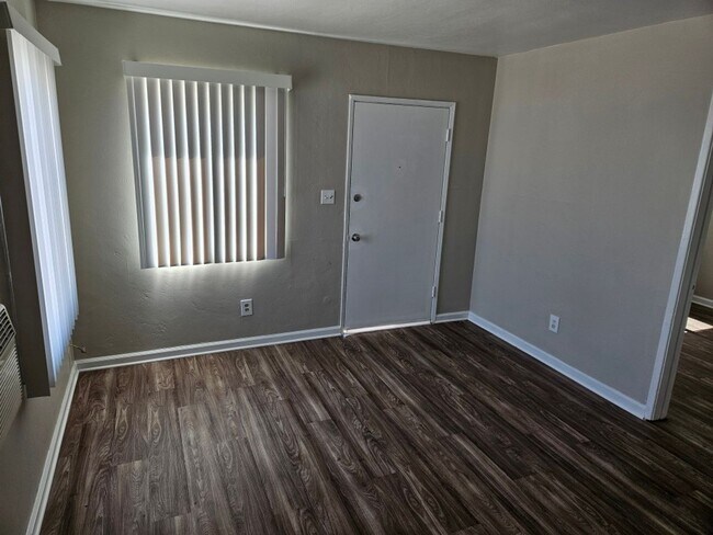 5218-5224 Imperial Ave San Diego, CA 92114 photo 4