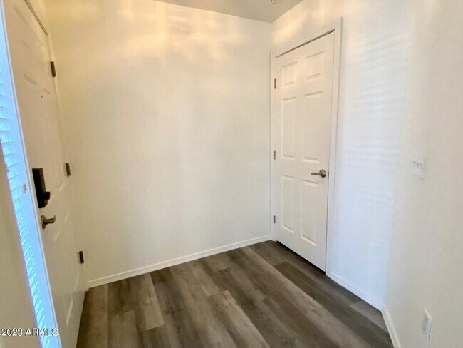 600 W Grove Pkwy Tempe, AZ 85283 photo 4