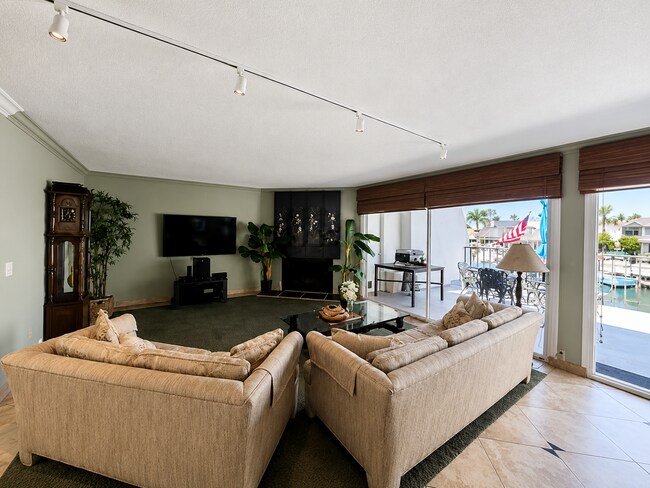 92 Antigua Ct Coronado, CA 92118 photo 3