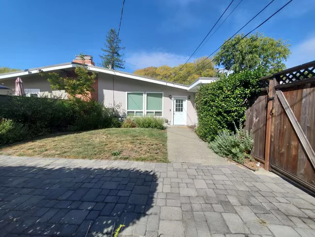 8 Stadium Way, Kentfield, CA 94904 photo 3