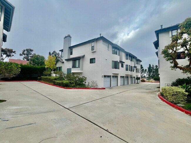 8269 Avenida Navidad San Diego, CA 92122 photo 2