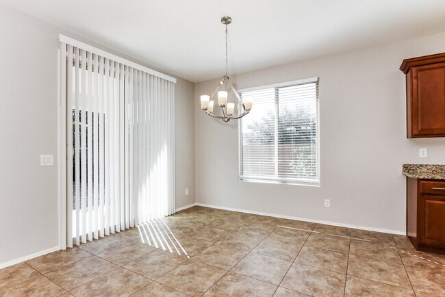 12145 W Patrick Ln Sun City, AZ 85373 photo 5