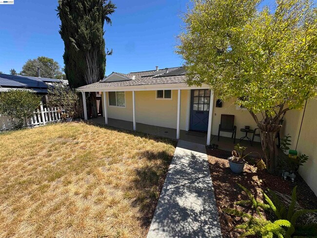 1250 Cape Cod Way Concord, CA 94521 photo 3