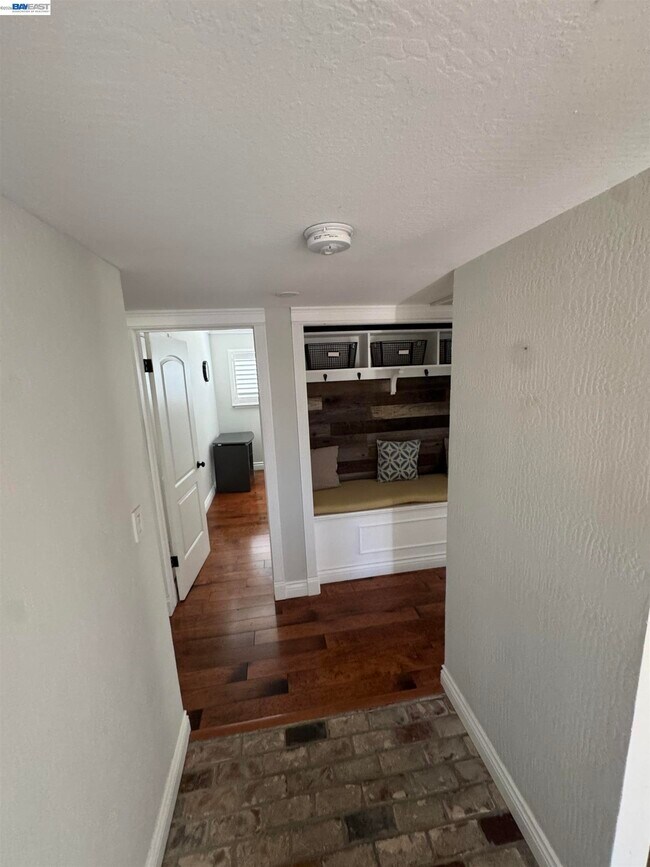 1250 Cape Cod Way Concord, CA 94521 photo 4