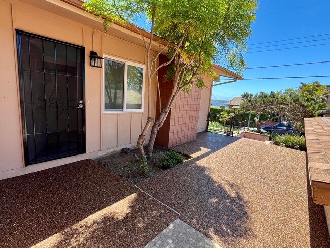 3159 Lloyd St San Diego, CA 92117 photo 4