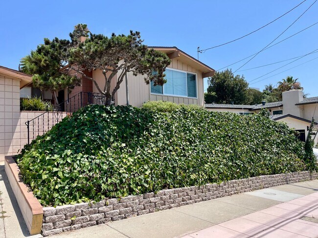 3159 Lloyd St San Diego, CA 92117