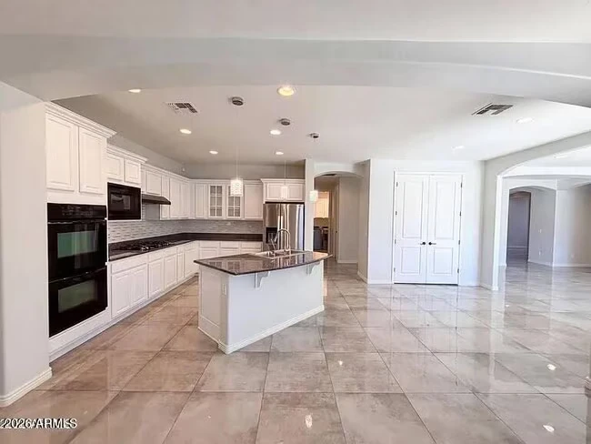 550 S Emerson St Chandler, AZ 85225 photo 4