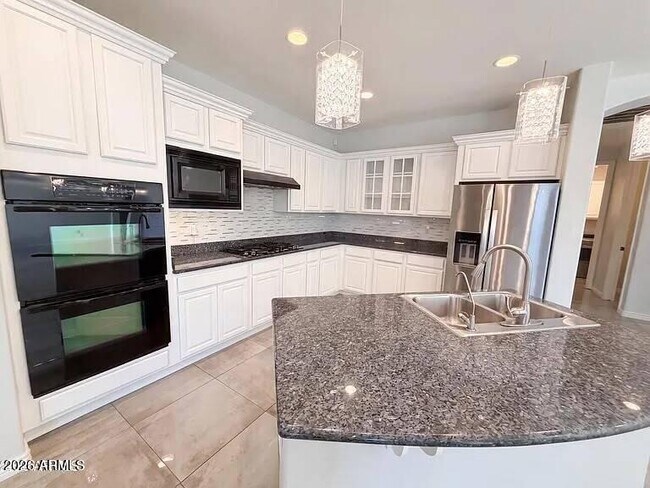 550 S Emerson St Chandler, AZ 85225 photo 3