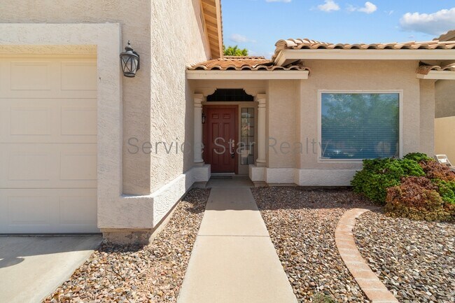 2732 E Thunderhill Pl Phoenix, AZ 85048 photo 3