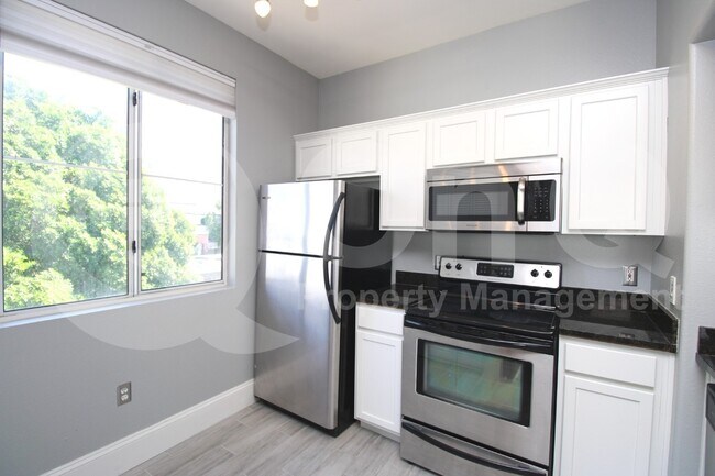 3302 N 7th St Phoenix, AZ 85014 photo 4