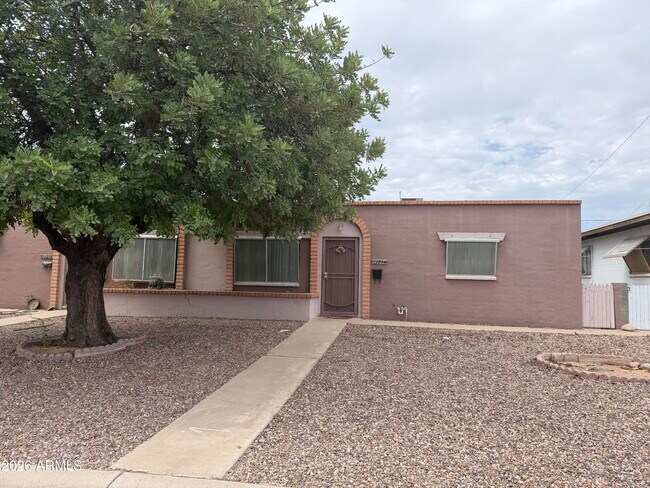 11214 W Nevada Ave