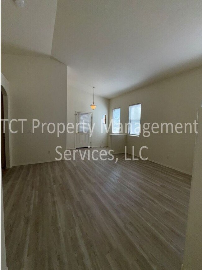 4399 S Maverick Ave Gilbert, AZ 85297 photo 3