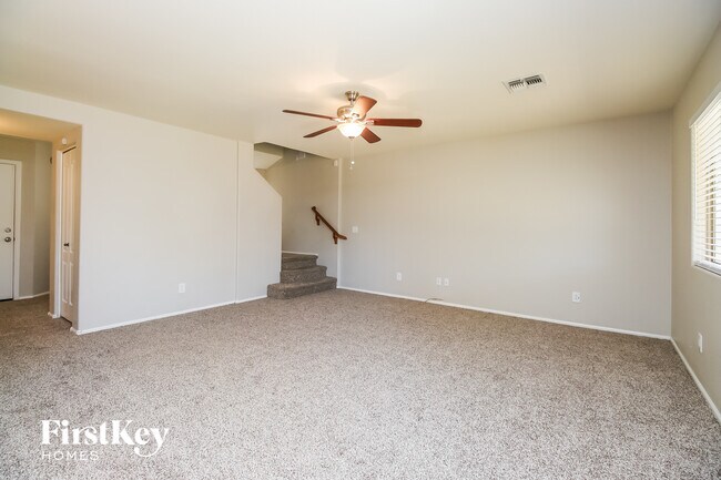 313 W Hereford Dr San Tan Valley, AZ 85143 photo 2