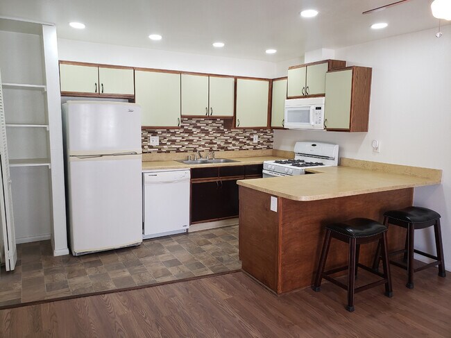 1261 Victor Ave El Cajon, CA 92021