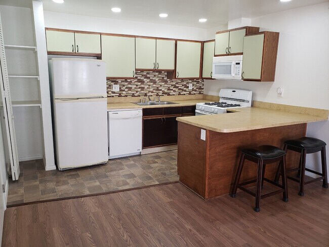 1261 Victor Ave El Cajon, CA 92021 photo 5