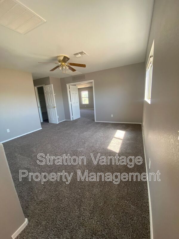 11766 W Windrose Ave El Mirage, AZ 85335 photo 2