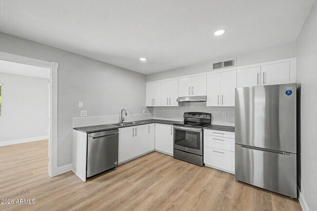 2340 E Isabella Ave Mesa, AZ 85204 photo 3