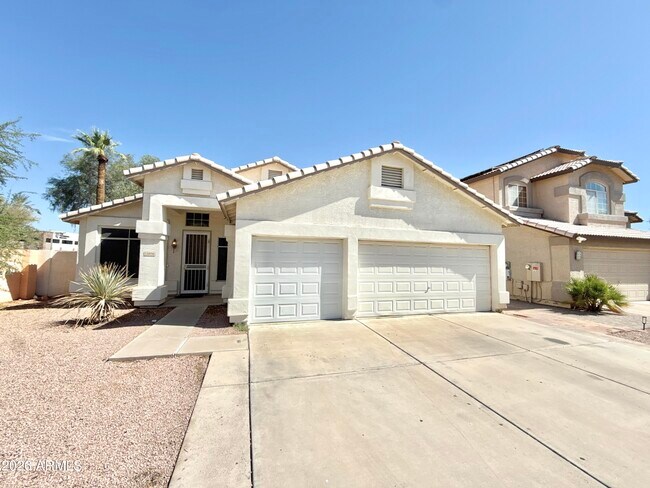 13896 W Wilshire Dr photo 4