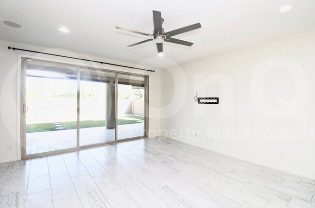230 E Wisteria Dr Chandler, AZ 85286 photo 5