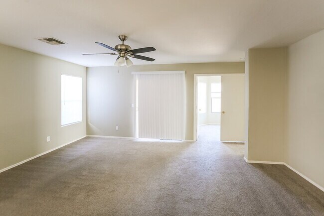 3140 W Maldonado Rd Phoenix, AZ 85041 photo 4