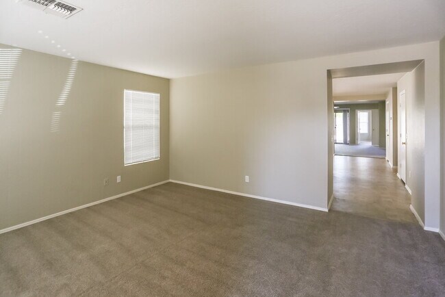 3140 W Maldonado Rd Phoenix, AZ 85041 photo 3