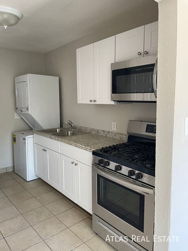 1741 W Desert Cove Ave Phoenix, AZ 85029 photo 2