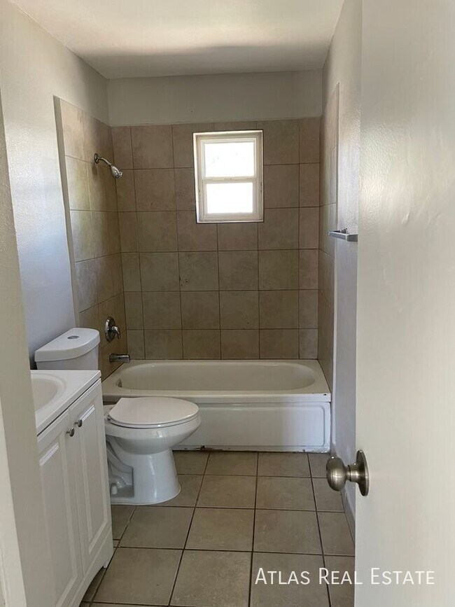 1741 W Desert Cove Ave Phoenix, AZ 85029 photo 5