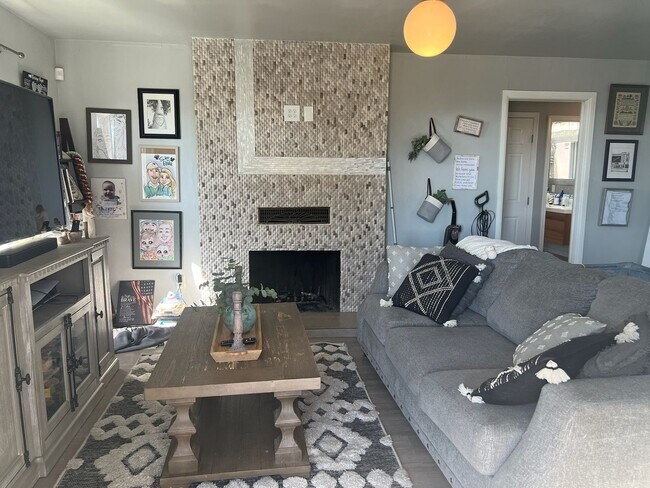 947 Hanover St San Diego, CA 92114 photo 3