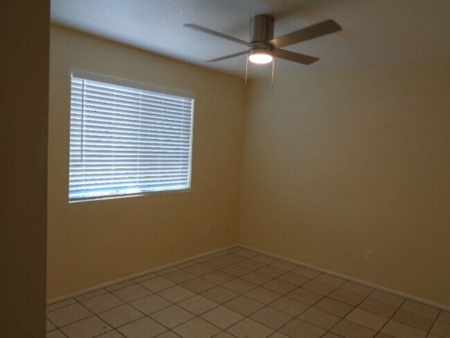 1882 S Monterey Dr Apache Junction, AZ 85120 photo 4