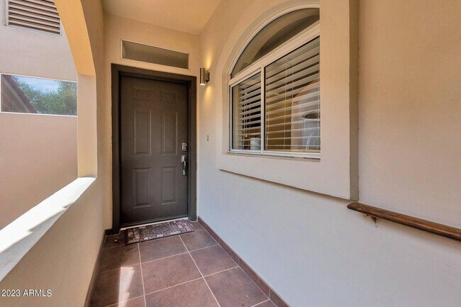 8653 E Royal Palm Rd Scottsdale, AZ 85258 photo 3