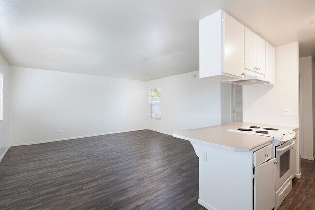 3113 Market St San Diego, CA 92102 photo 2