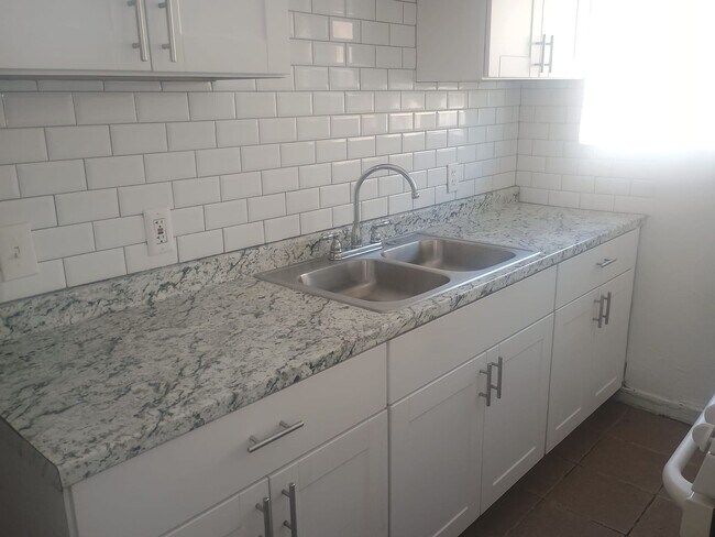 1514 E Roosevelt St Phoenix, AZ 85006 photo 2